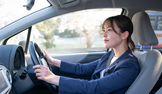 社用車で営業活動